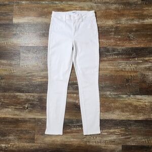 PAIGE ULTRA WHITE SKINNY/JEGGING JEANS WITH SLIT AT HEM SIZE 28